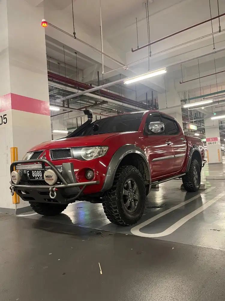 MITSUBISHI STRADA TRITON DOUBLE CABIN AUTOMATIC MATIC EXCEED