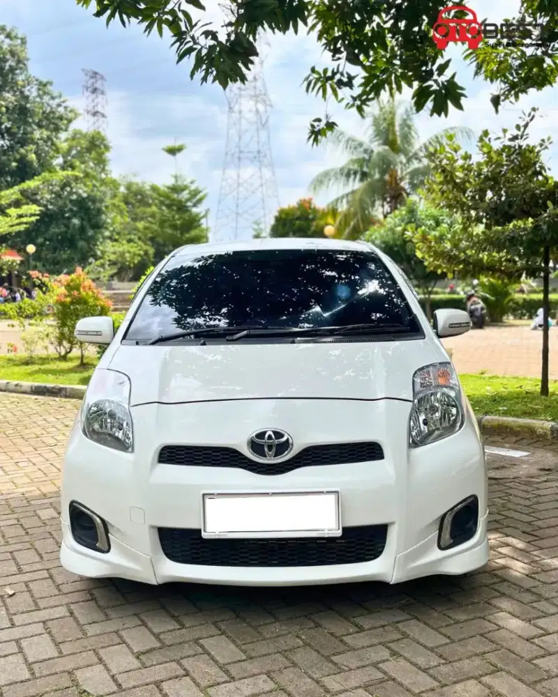 Yaris e 1.5 AT 2012 Istimewa