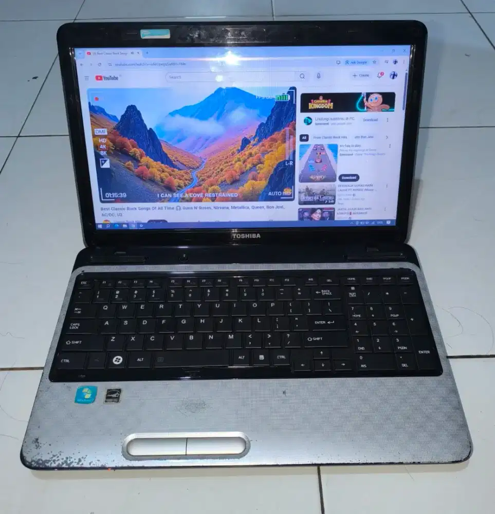 Toshiba normal core i5 ram 4/500 batre 2 jam