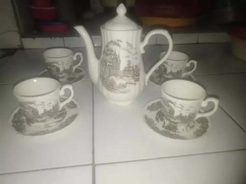 Tea seat eropa antik 1970an