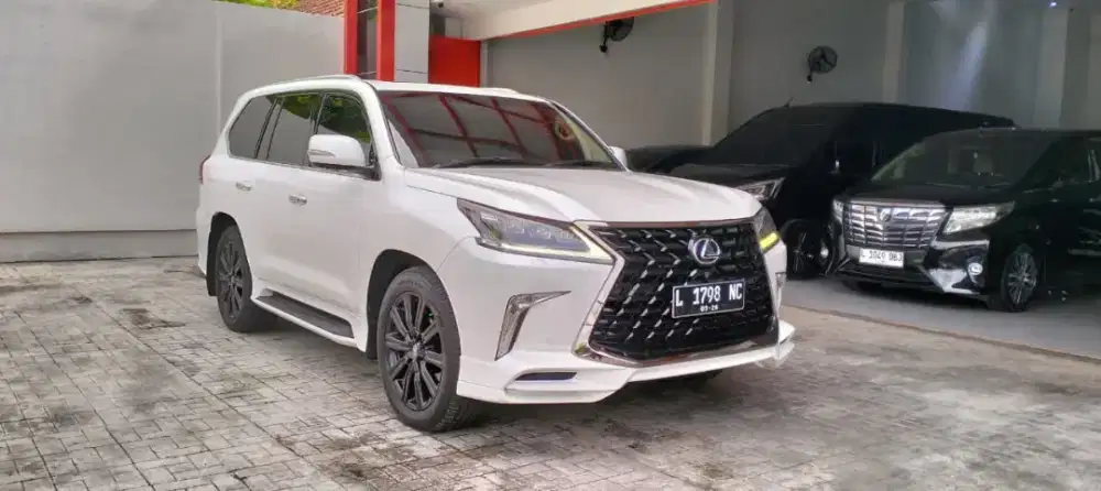 LEXUS LX570 2016 KM 30RB AN