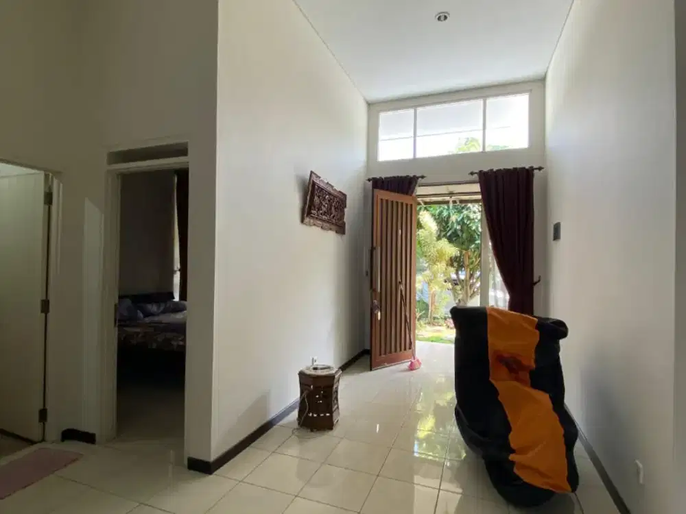 JUAL MURAH Rumah SHM siap huni nyaman strategis Full Furnish di Candraresmi, KBP