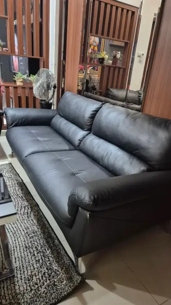 Jual Sofa 1 set dengan meja merek informa