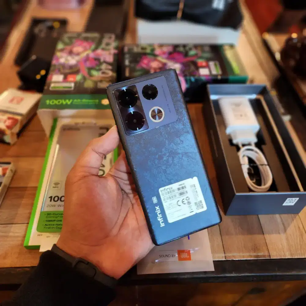 Infinix Note 40 Pro Plus 5G 12/256gb Black Garansi Resmi april 2026