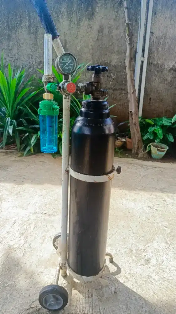 Tabung oksigen + regulatot