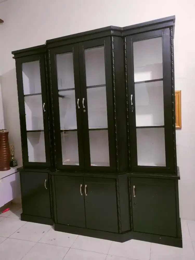 LEMARI JUMBO PENYIMPAN MEWAH