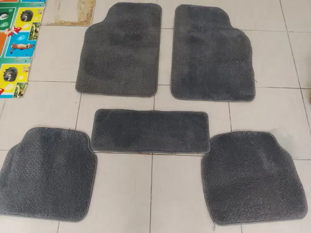 karpet mobil sedan kecil (swif,yaris,brio dll)
