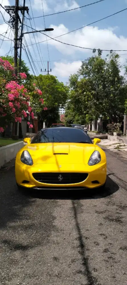 FERARRI CALIFORNIA 2013 KM 9000 LIKE NEW SEGER KINYIS KINYIS