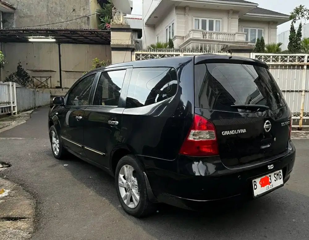 Nissan Grand livina 2011 Bensin