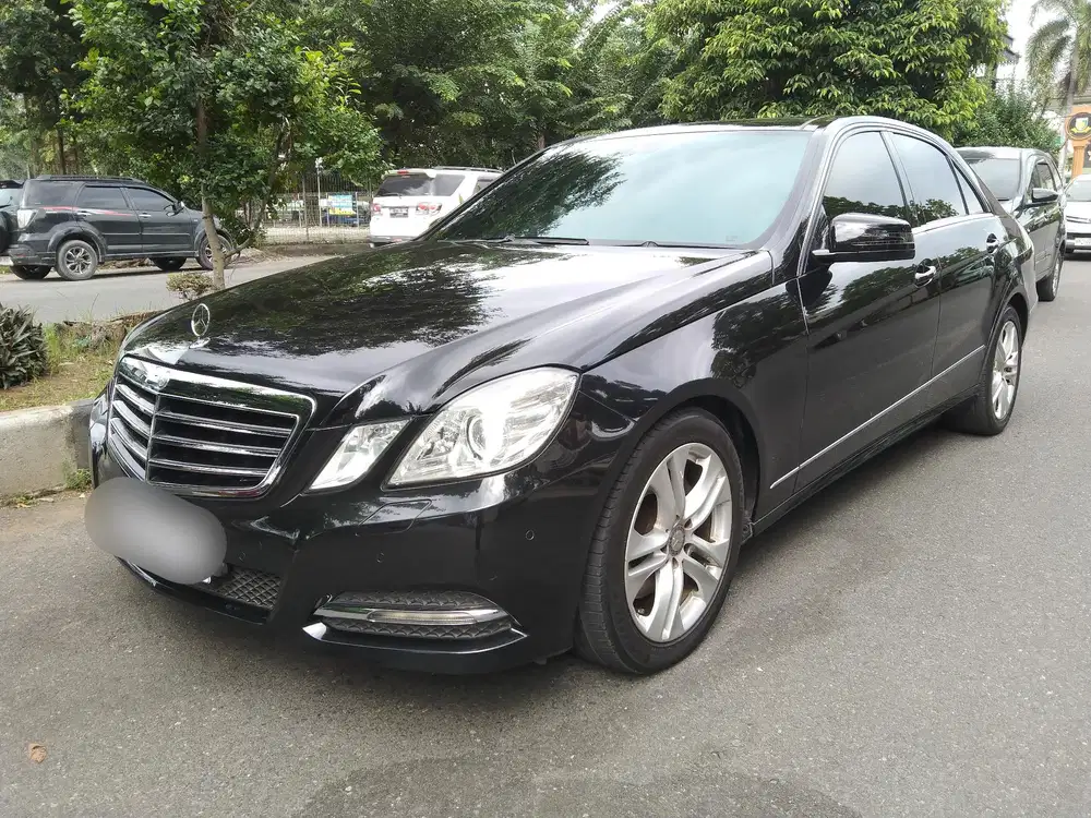 Mercedes-Benz E300 Avantgarde