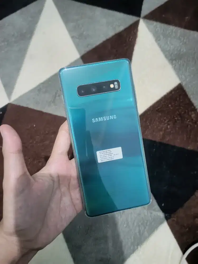 Samsung galaxy S10 plus 8/128 sein Fullset nominusss