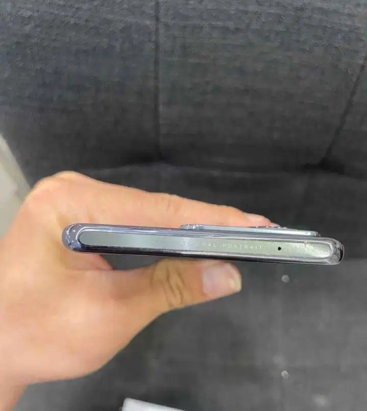 Vivo v29 5G layar lengkung