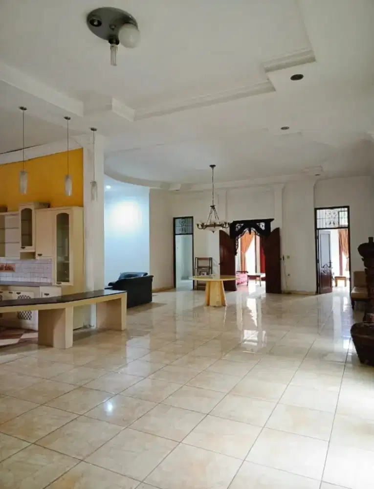 Rumah murah luas 400 meter bisa kantor di Gegerkalong Setiabudi SHM