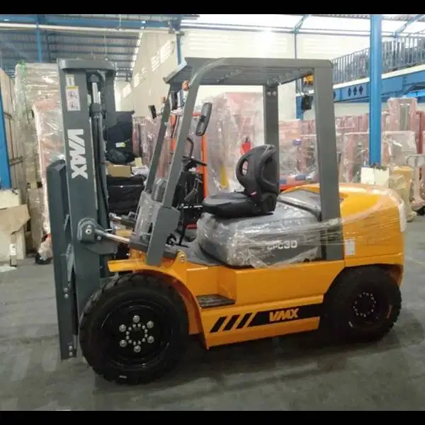 Forklift Diesel VMAX Semarang Pilih Mesin Isuzu atau Mitsubishi