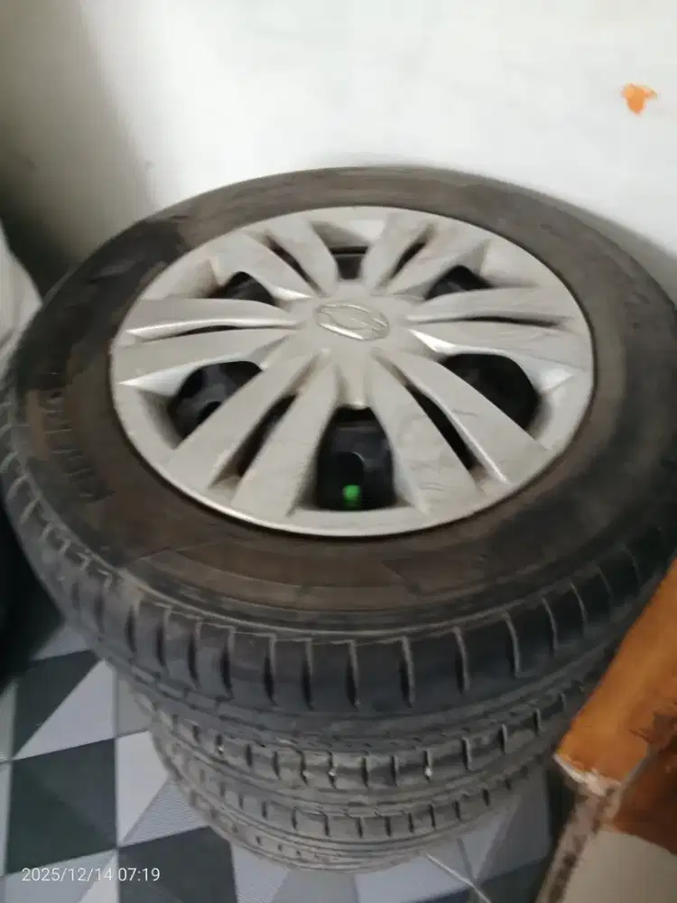 Velg + Ban 1 set Datsun