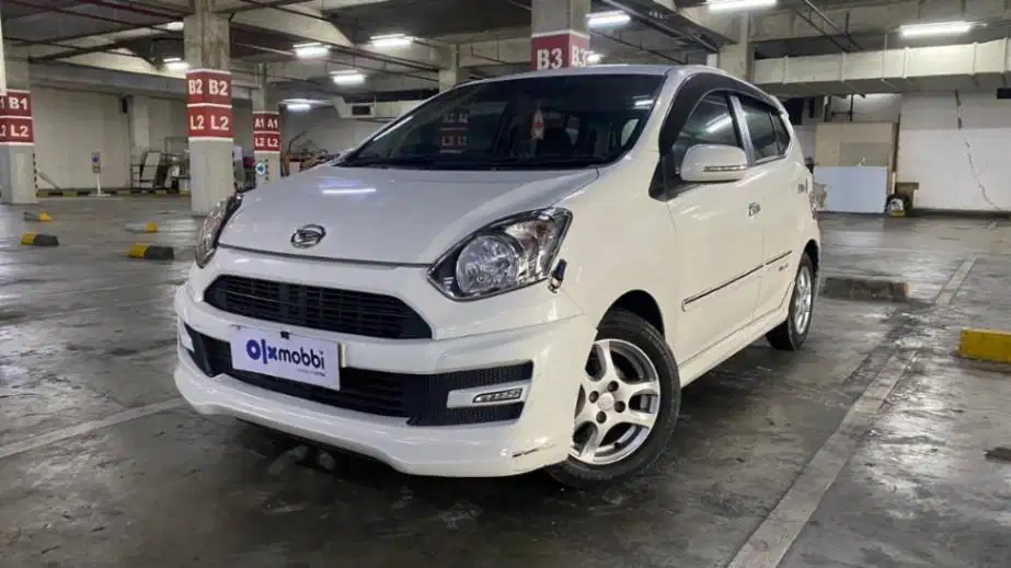 DP Rendah  5JT - Daihatsu Ayla 1.0 M Sporty Bensin-AT 2014 Putih