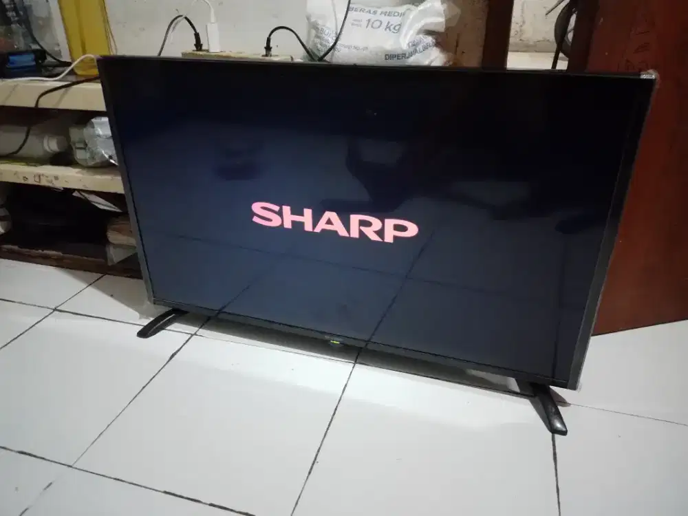 TV LED SHARP 32 IN UDAH DIGITAL, tapi BUKAN SMART TV