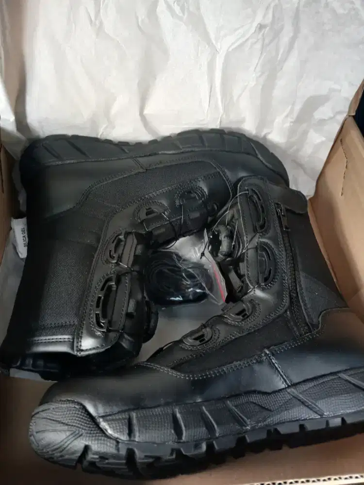 Sepatu PDL lengkap baru ukuran 43