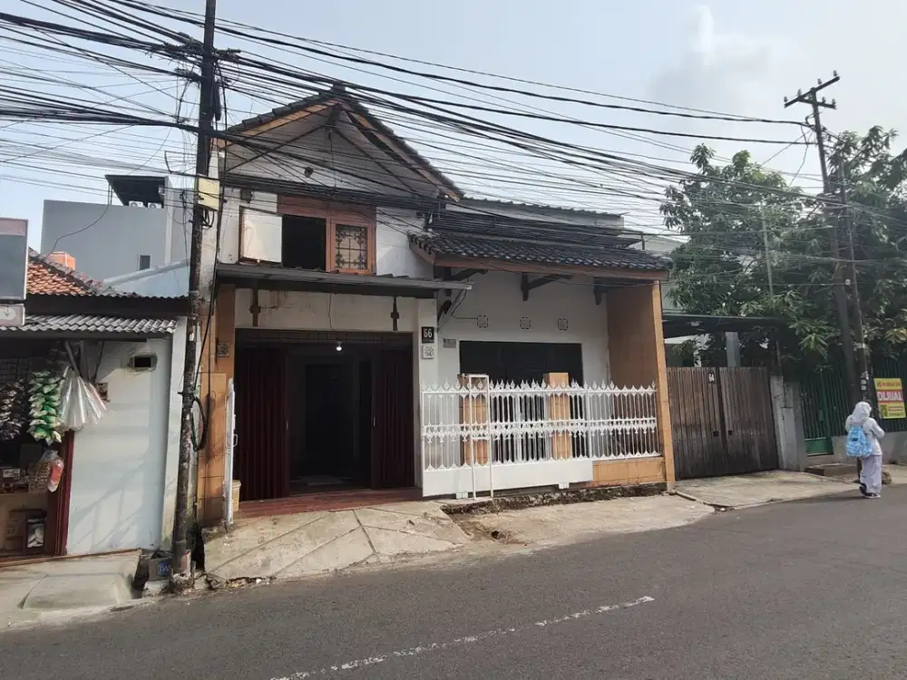 Rumah strategis untuk Investasi dan Kos Kosan di Mampang Prapatan
