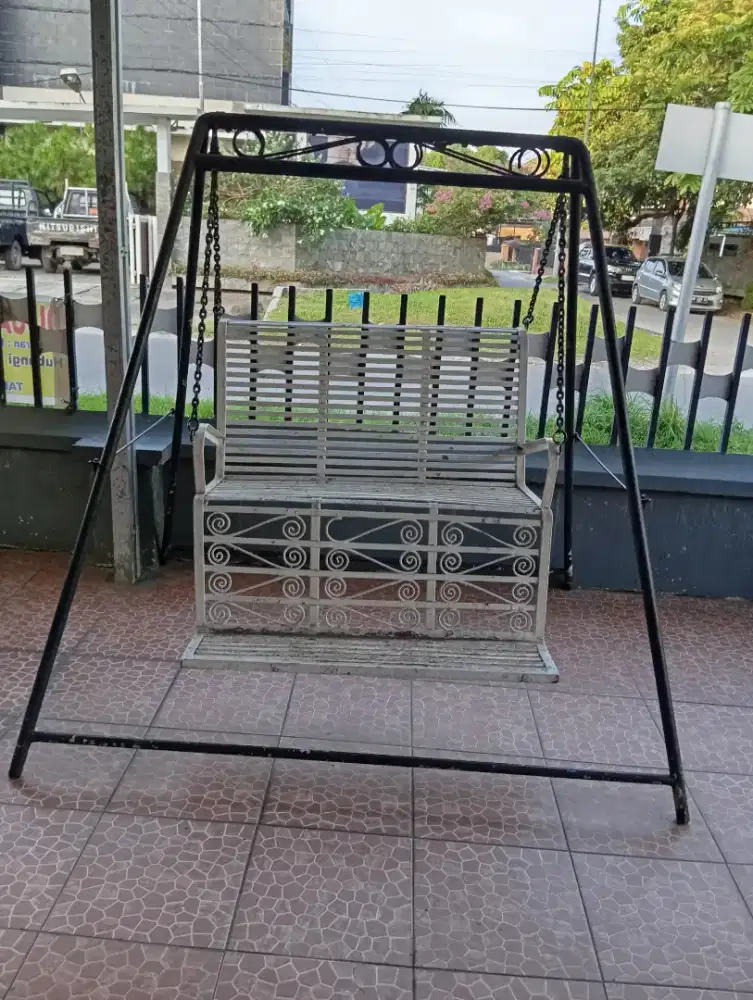 Dijual Ayunan besi asli kuat dan kokoh kondisi bagus bisa dicek