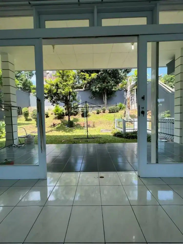 Dijual Cepat Bawah NJOP Rumah Bagus Taman Luas Di Dago Tubagus Ismail