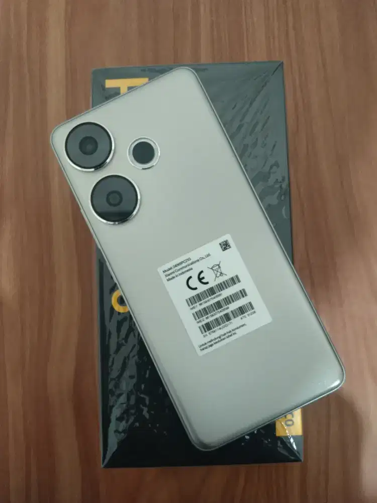 Poco F6 12/512GB