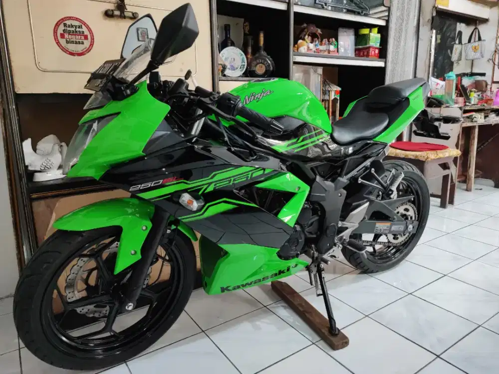 Kawasaki Ninja 250 Mono KM Sangat Low
