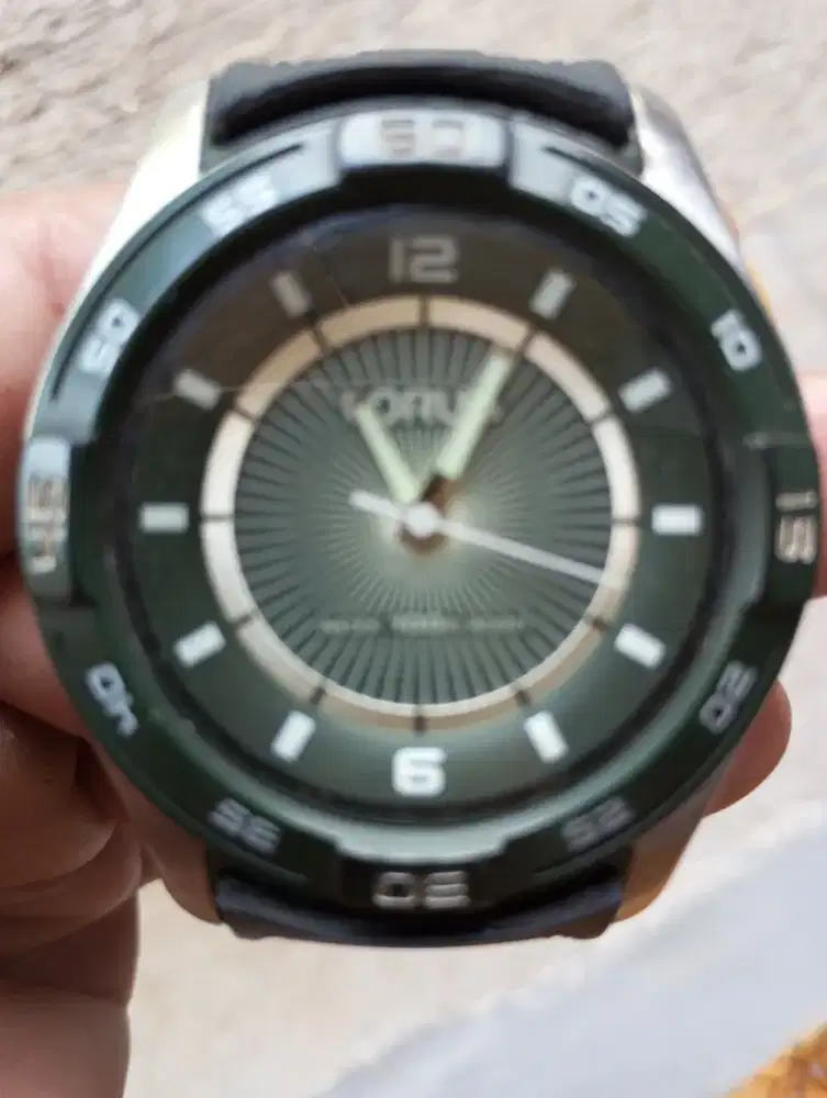 Di jual aja jam tangan lorus