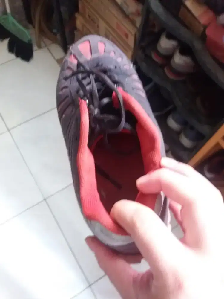 Sepatu untuk pria