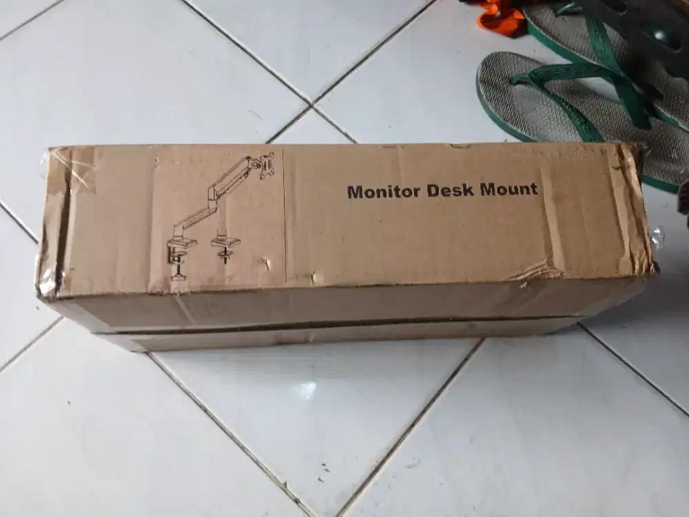 Dijual berikut setanding meja buat berikut monitor PC cctv