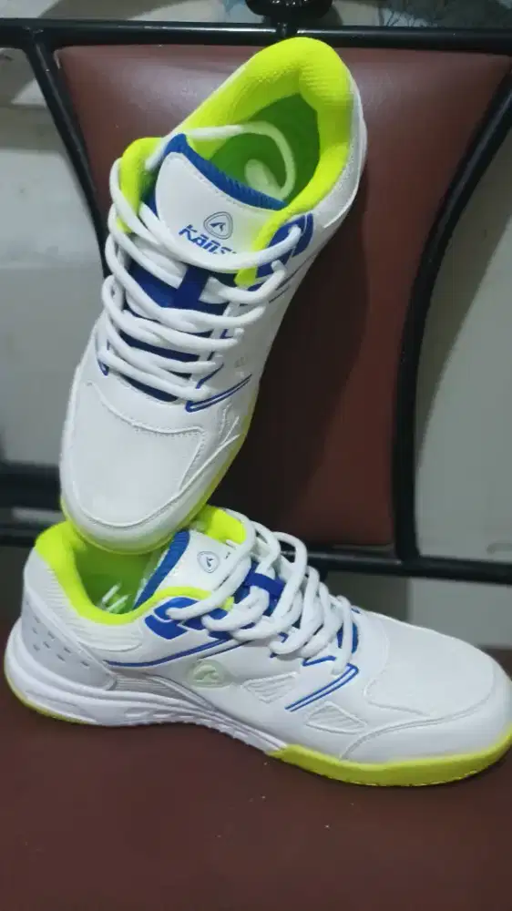 Dijual  sepatu badminton&joging original Kansa