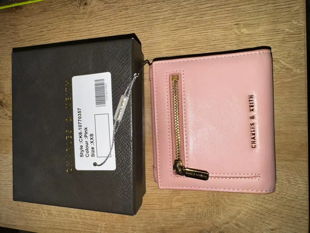 Dompet Charles & Keith Pink