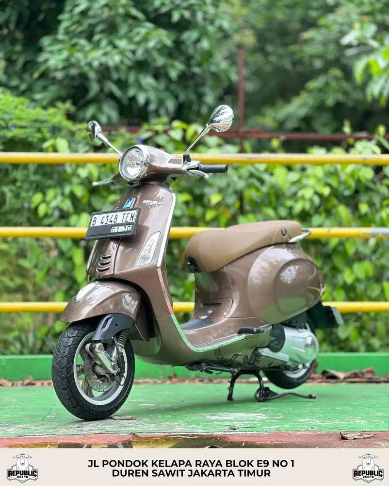 DIJUAL CEPAT Piaggio Vespa Primavera 150 3V IE TH 2014 WARNA COKLAT