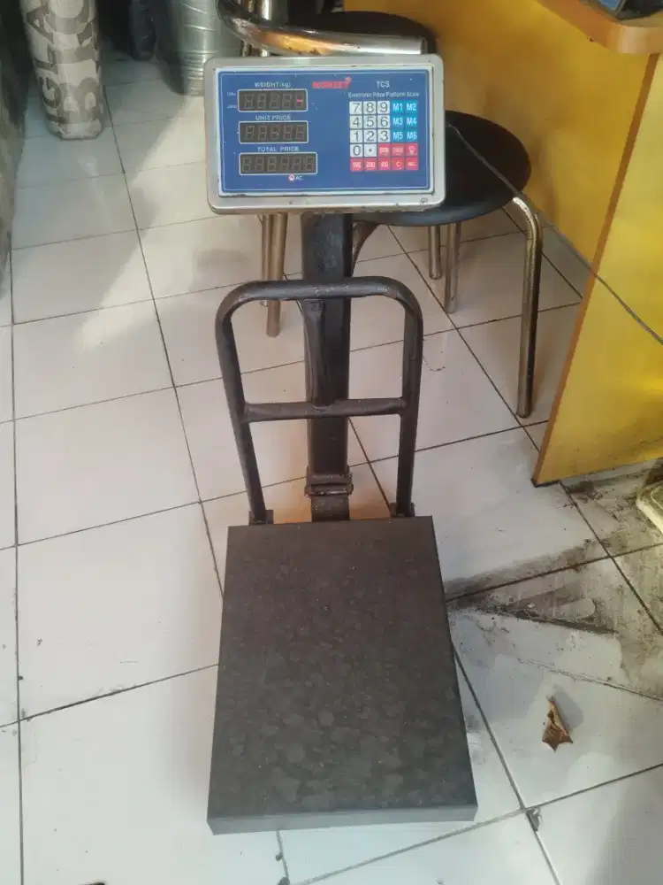 Timbangan duduk digital bekas
