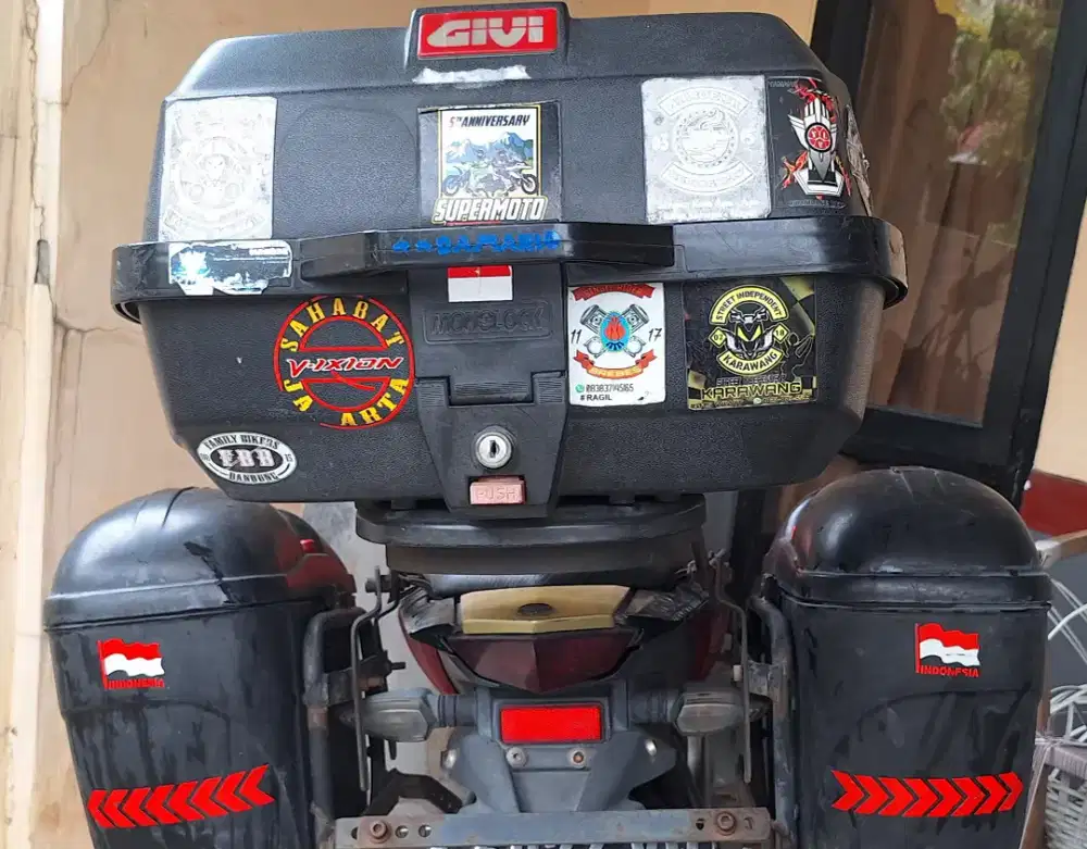 Box Givi E20 dan Side Box E21