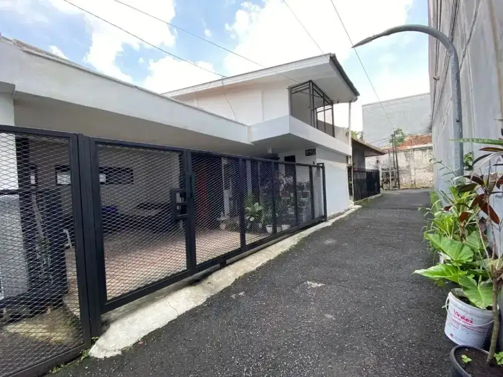 Disewakan Rumah Lokasi dekat Rumah sakit Hasan Sadikit Sayap Cipaganti Sayap Cihampelas