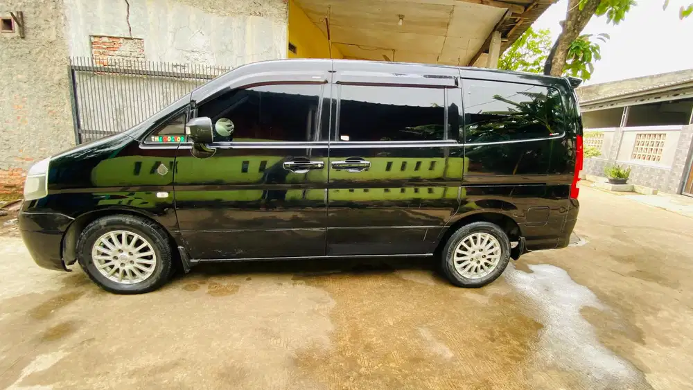 Nissan Serena 2005 Bensin
