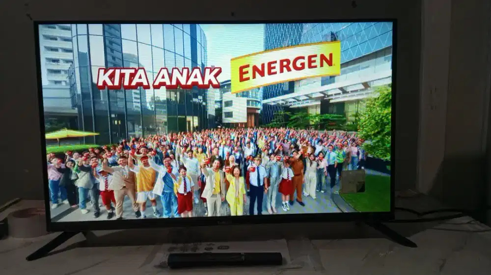 Tv LED Xiaomi google tv 32in likenew