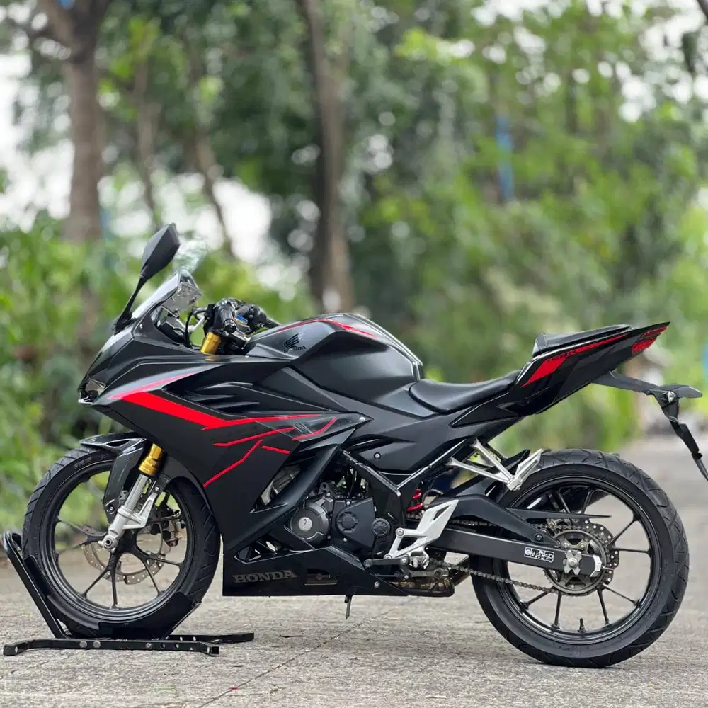 HONDA NEW CBR 150R NON ABS 2021 BLACK KM LOW PAJAK ON SIAP GAS