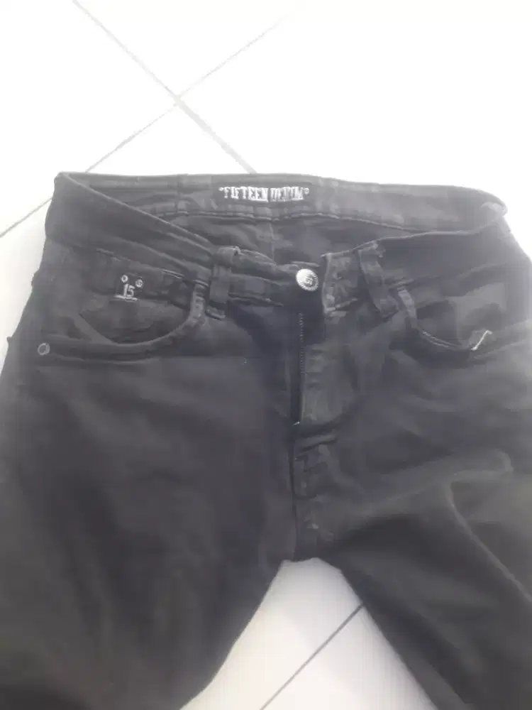celana levis hitam uk 29