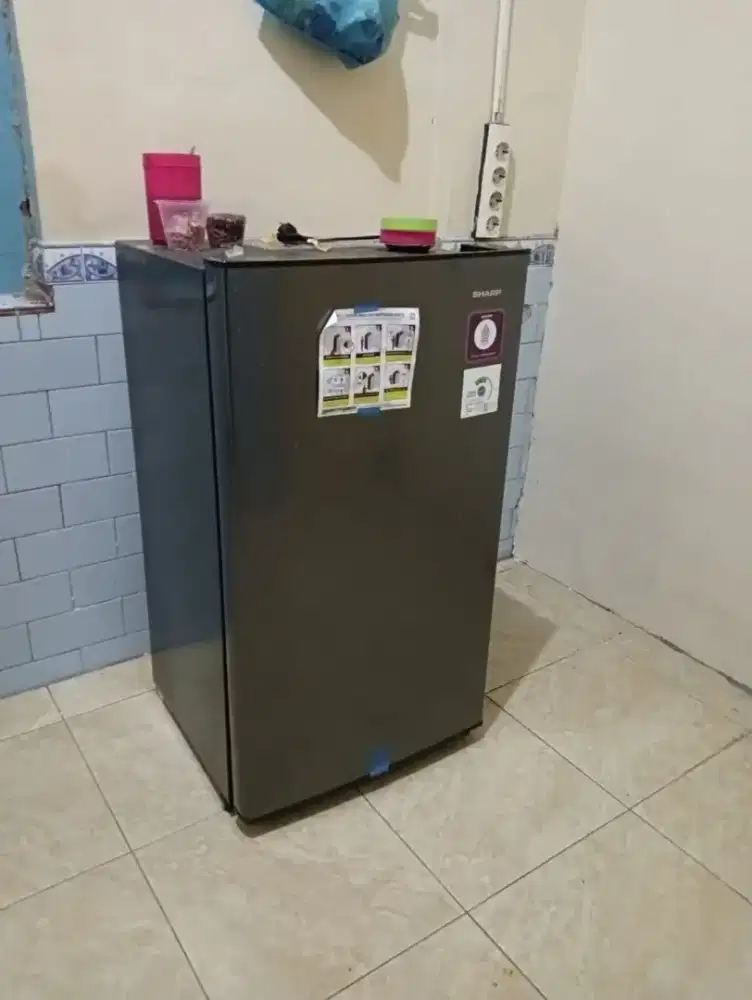 Kulkas, frezerr box, kolam renang, pancingan ikan plastik, kompor, gas