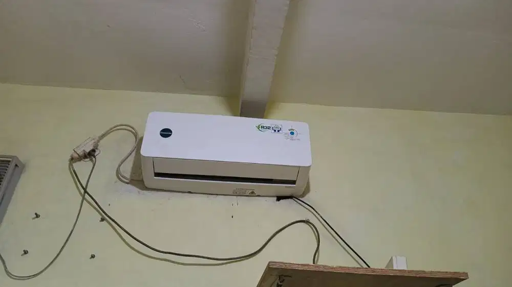 dijual AC Changhong masih garansi