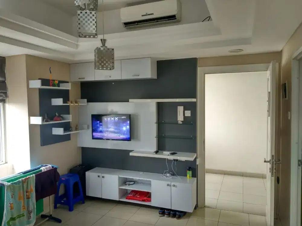 ready apartemen green lake sunter,2kamar furnished,lantai rendah,hadap selatan,AC 3 dan waterheater