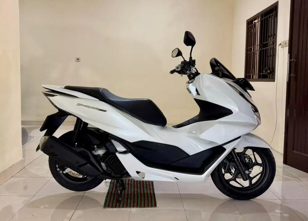 Honda PCX 160 CBS ISS Keyless MULUSSS Pajak Hidup Panjang