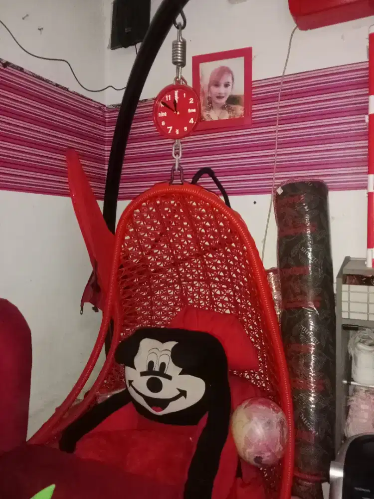 Di jual ayunan besi rotan, ga pernah di pake