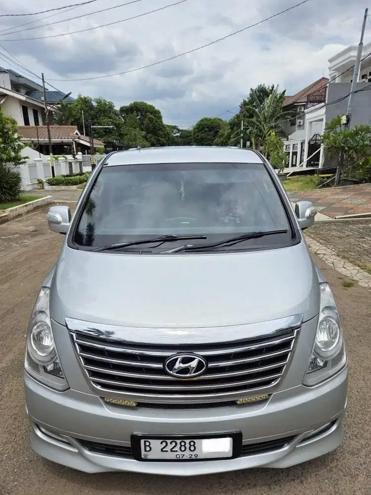 Hyundai H1 2.4XG AT 2013 Siap Pakai luar kota