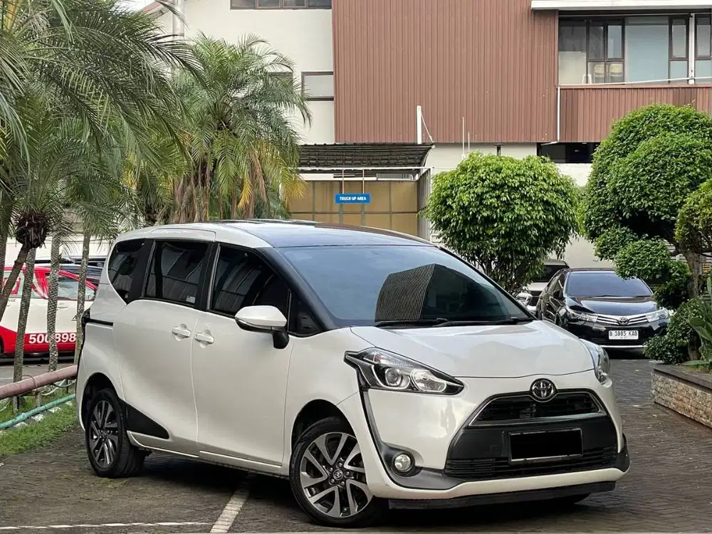 Toyota Sienta 1.5 V AT Muluss Siap Jalan Jauh