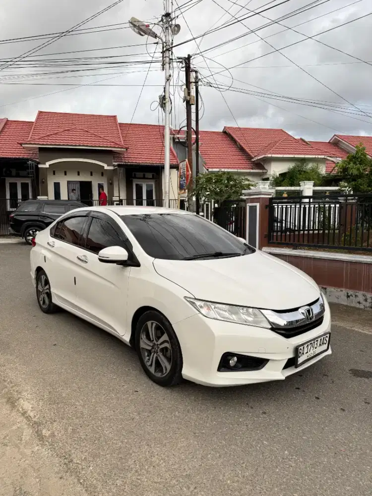 Dijual Sedan city RS 2015 GM6 matic