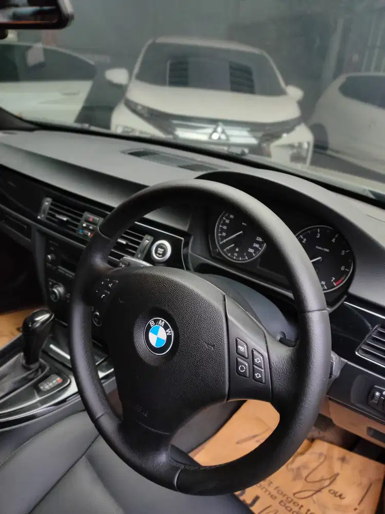 BMW 320i 2008 Bensin