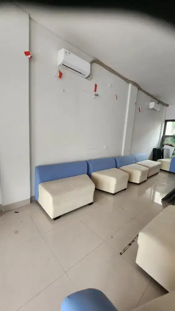 Sofa bekas kantor terawat